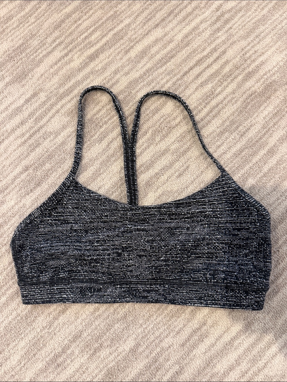NWOT Lululemon Black Heathered Strappy Sports Bra Size 8